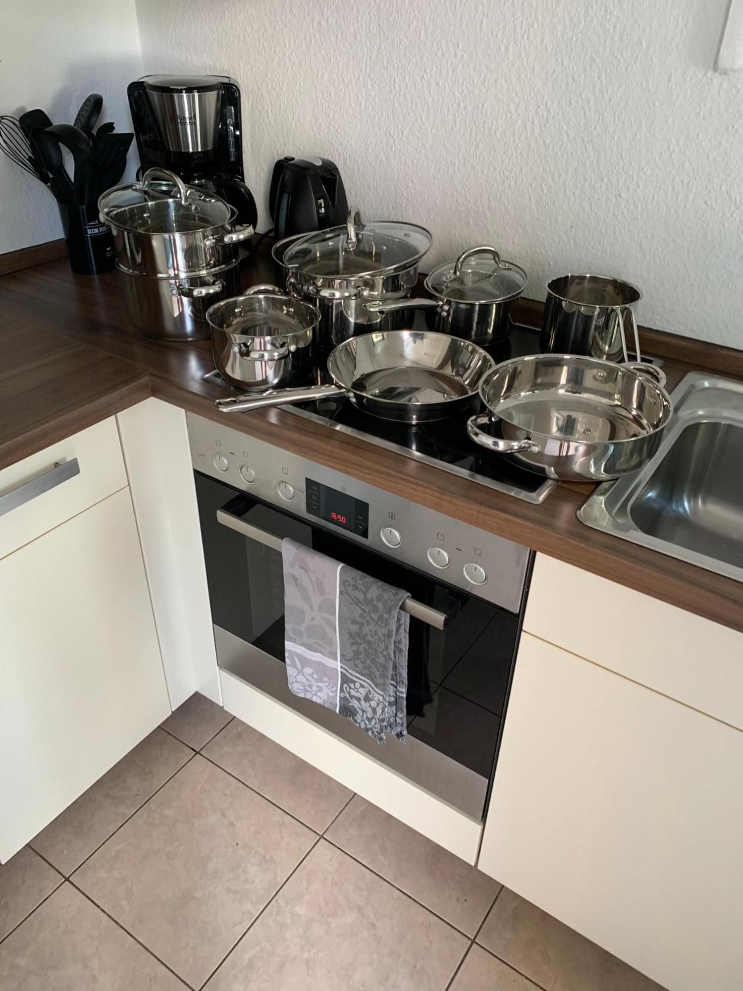 City-Apartment Mit Parkplatz & Fahrradraum! Nur 300M Zum Stadthafen Schwerin  Exterior photo